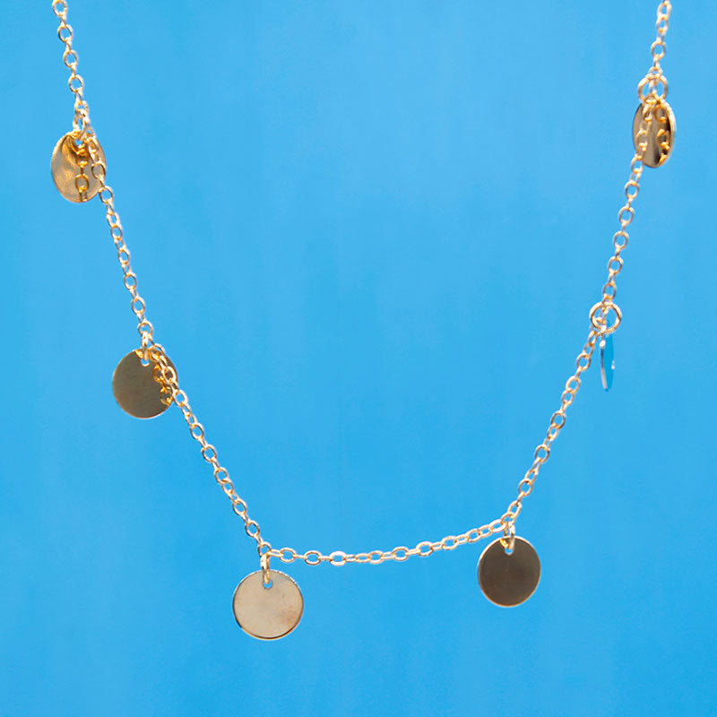 Fashionable Versatile Short Sequin Necklace With A Unique Style