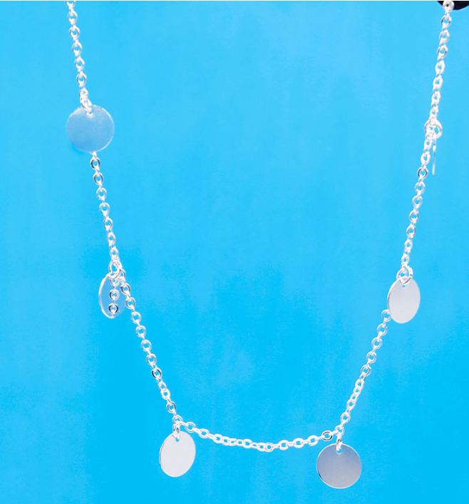 Fashionable Versatile Short Sequin Necklace With A Unique Style